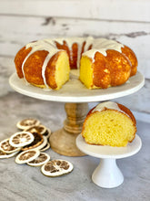 Load image into Gallery viewer, Orange Cake
