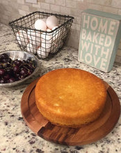 Load image into Gallery viewer, Vanilla Cake
