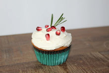 Load image into Gallery viewer, Vanilla Cupcakes - 12 units
